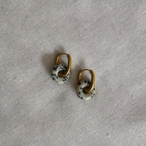 Boucles d'oreilles jaspe dalmatien
